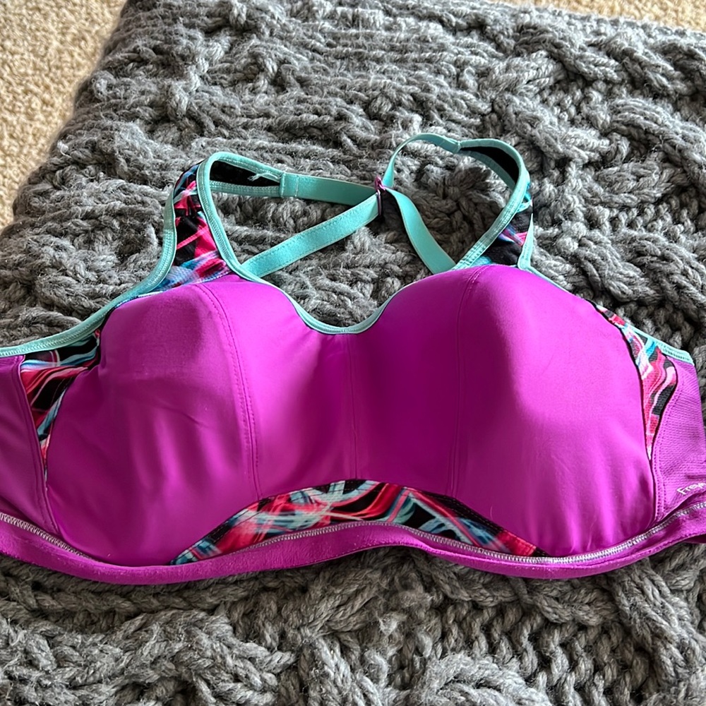 Medium support sports bra